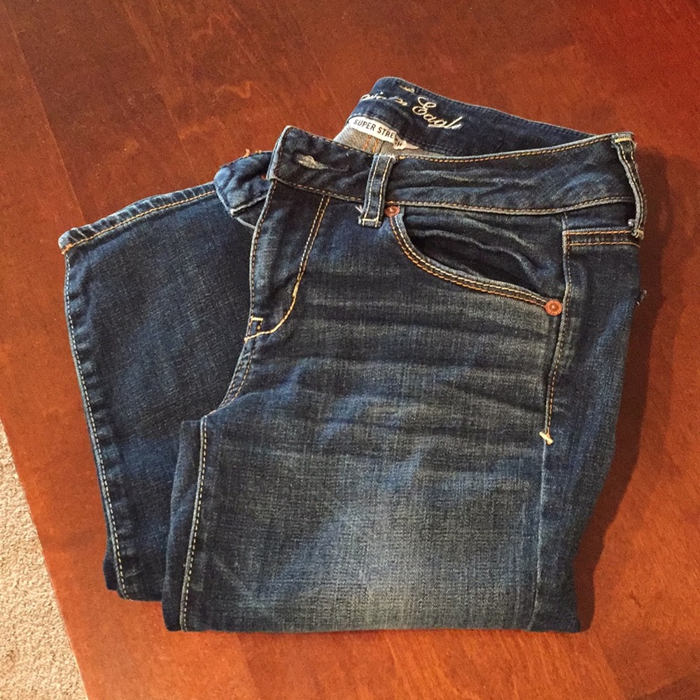 American Eagle dark blue jeans